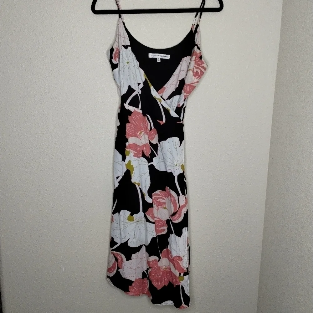 Cupcakes and Cashmere Chayene Floral Print Sleeveless Wrap Dress Size Small
